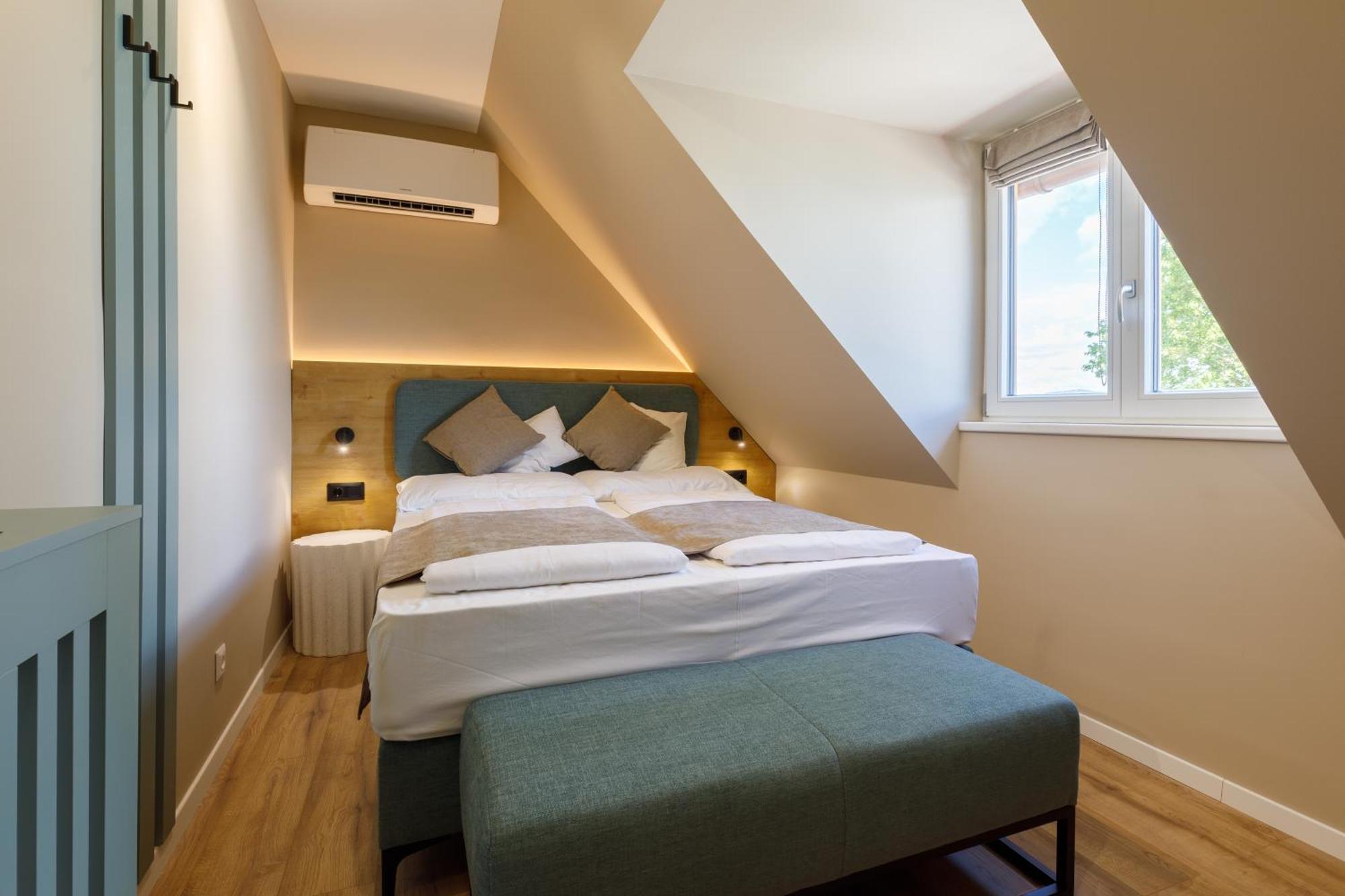 Lepke Apartmanhaz Es Etterem Tihany Εξωτερικό φωτογραφία