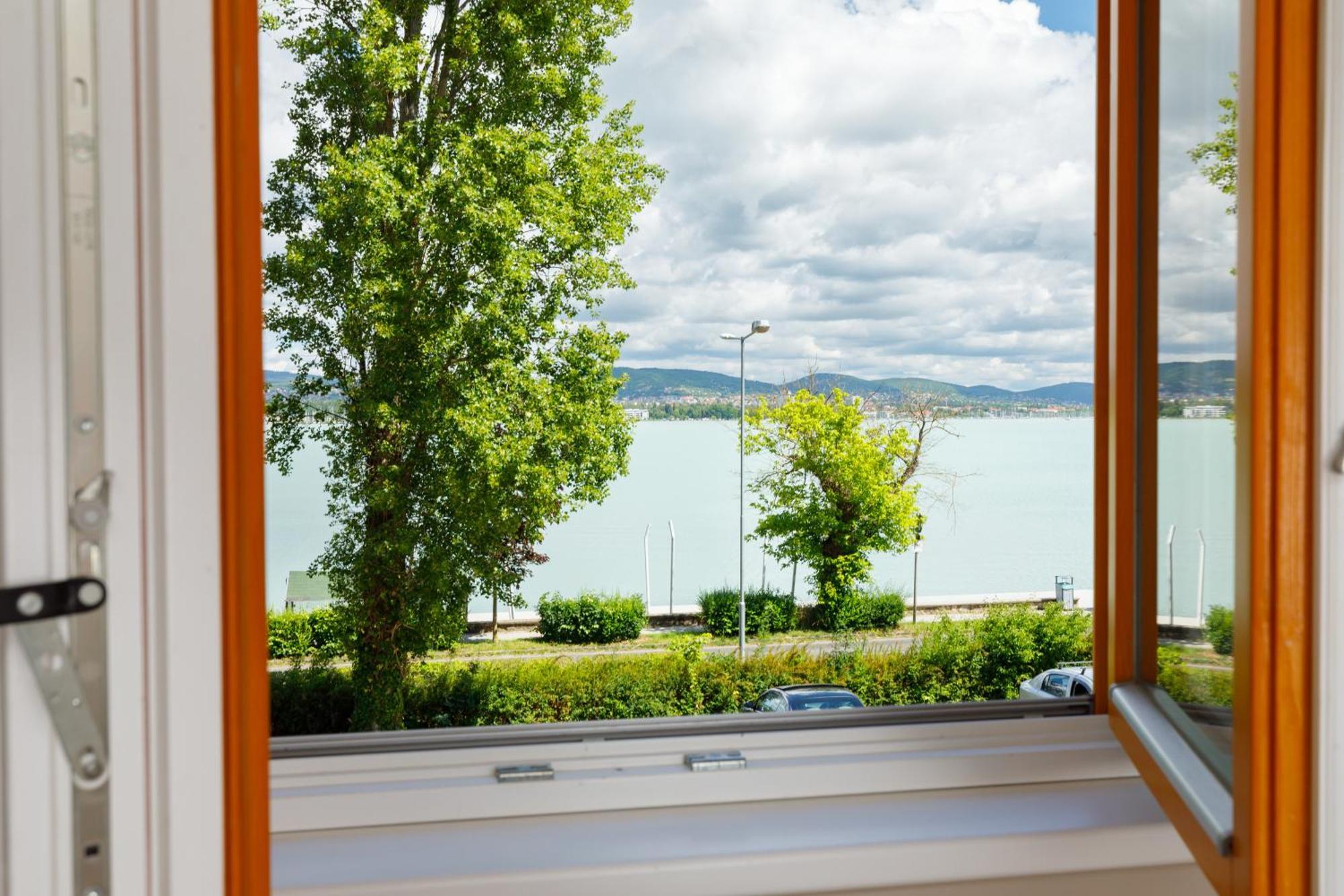 Lepke Apartmanhaz Es Etterem Tihany Εξωτερικό φωτογραφία
