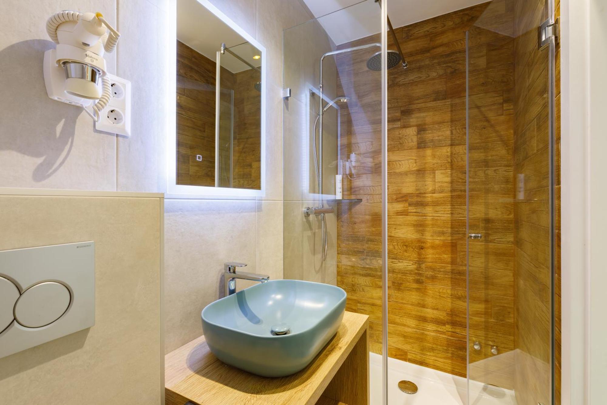 Lepke Apartmanhaz Es Etterem Tihany Εξωτερικό φωτογραφία