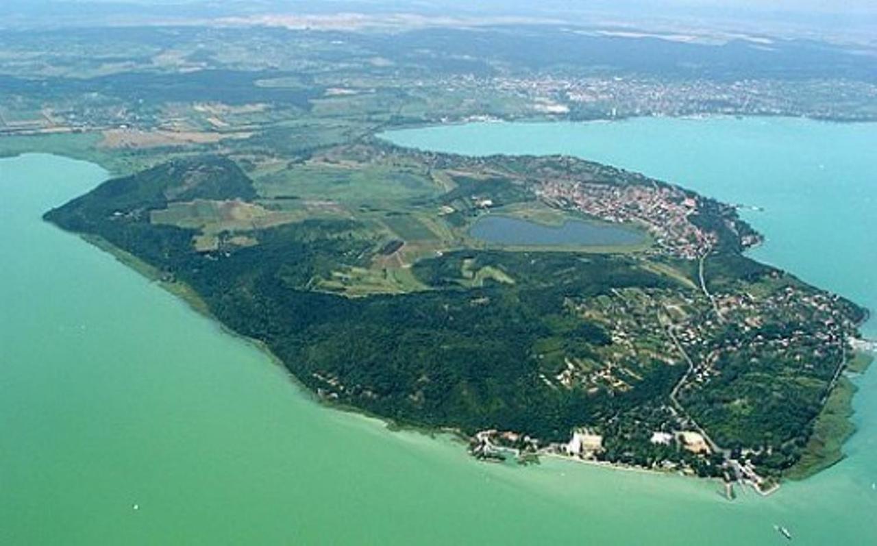 Lepke Apartmanhaz Es Etterem Tihany Εξωτερικό φωτογραφία